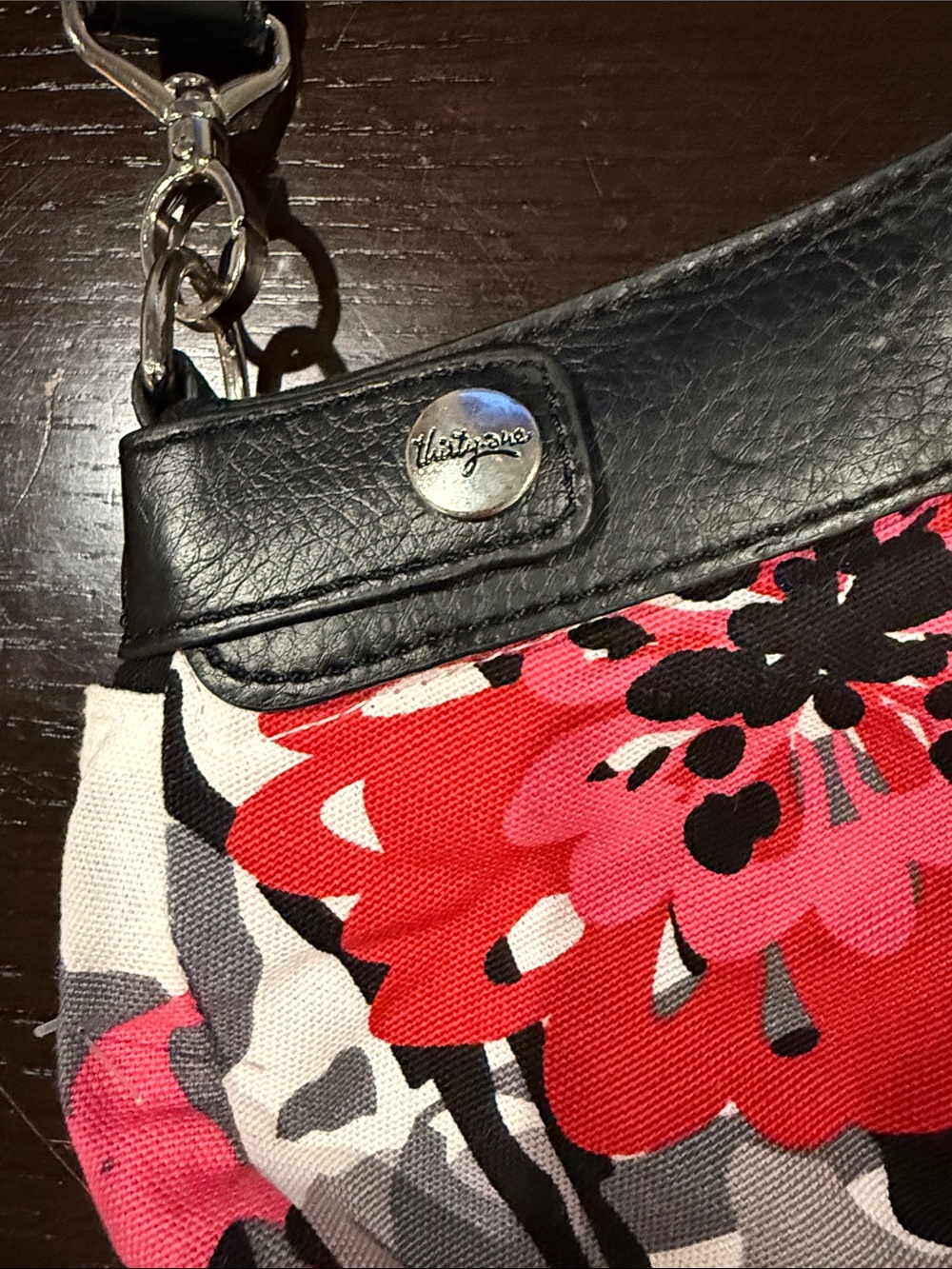 Thirty one 31 Floral Red & Pink Canvas Shoulder Bag with Black Trim hobo purse - Picture 2 of 5